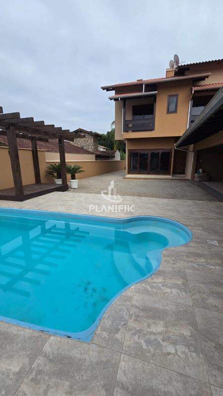 Casa de 3 quartos, 220m² no bairro Jardim Maluche, em Brusque | Eu Corretor