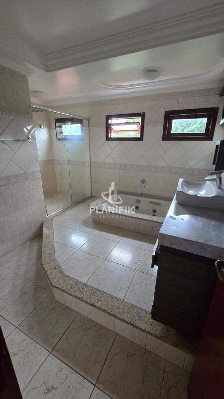 Casa de 3 quartos, 220m² no bairro Jardim Maluche, em Brusque | Eu Corretor