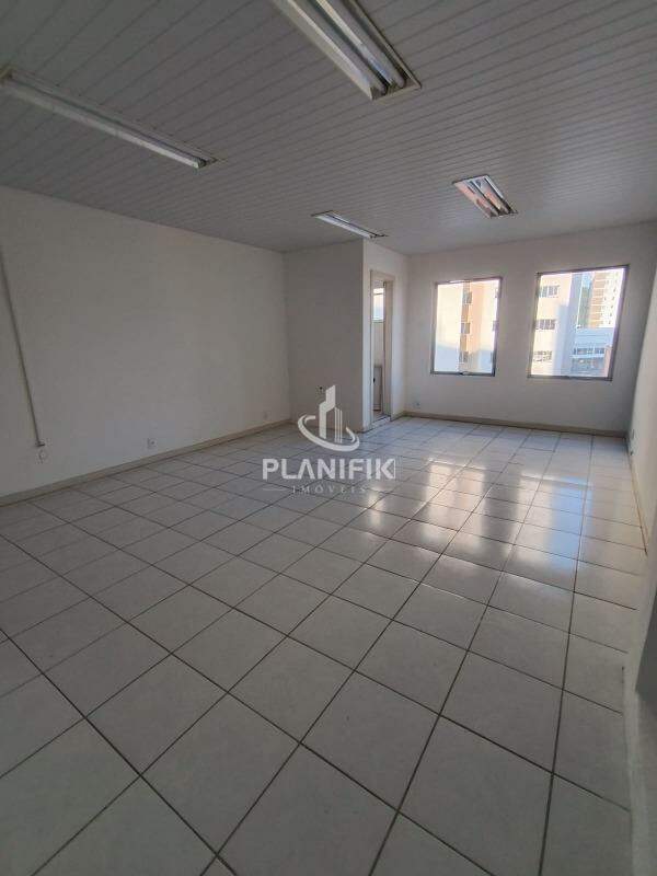 Sala Comercial de 35m² no bairro Centro I, em Brusque | Eu Corretor