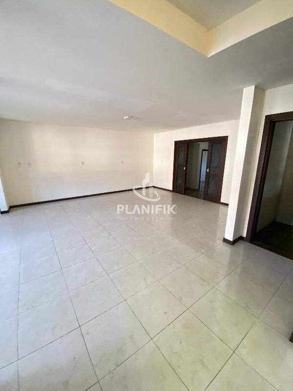 Casa de 5 quartos, 245m² no bairro Dom Joaquim, em Brusque | Eu Corretor