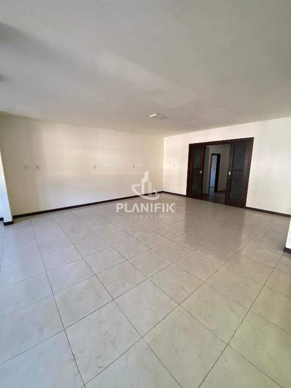 Casa de 5 quartos, 245m² no bairro Dom Joaquim, em Brusque | Eu Corretor