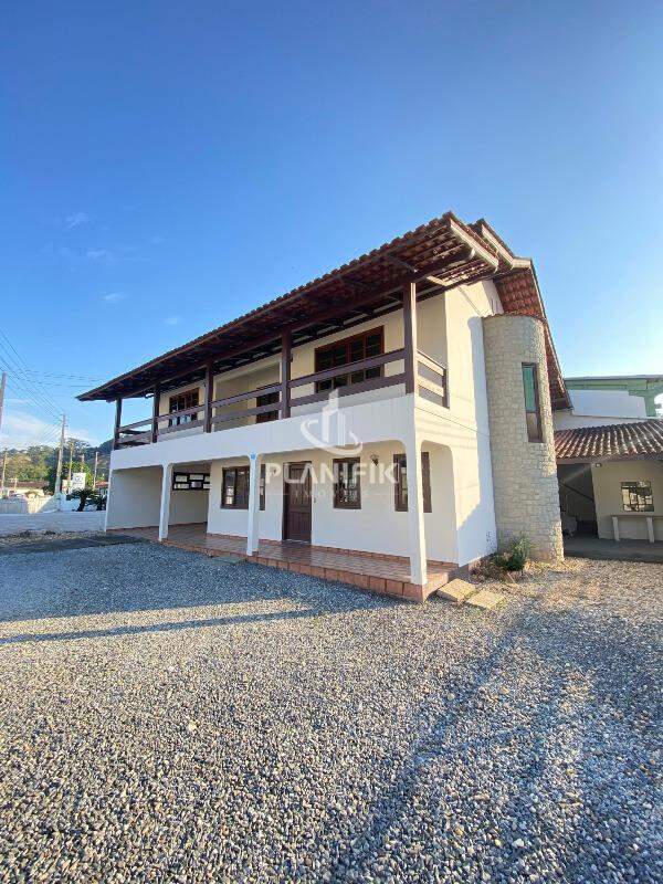 Casa de 5 quartos, 245m² no bairro Dom Joaquim, em Brusque | Eu Corretor