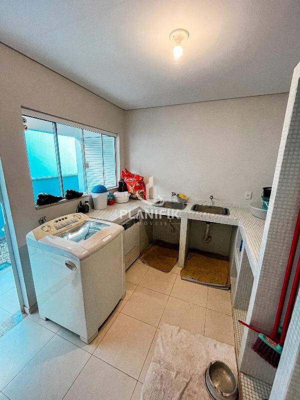 Casa de 3 quartos, 240m² no bairro Primeiro de Maio, em Brusque | Eu Corretor