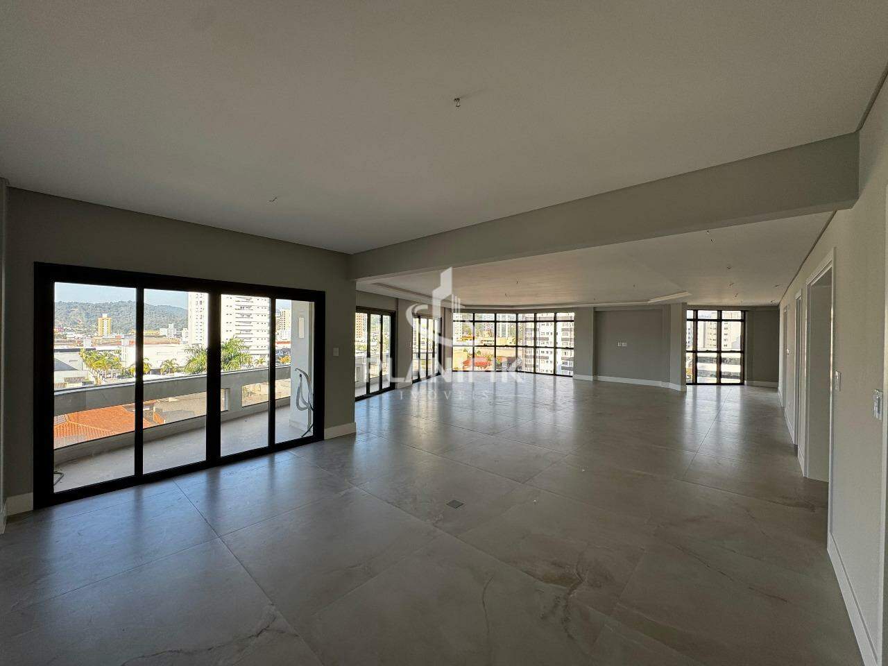 Apartamento de 4 quartos, 370m² no bairro Centro I, em Brusque | Eu Corretor