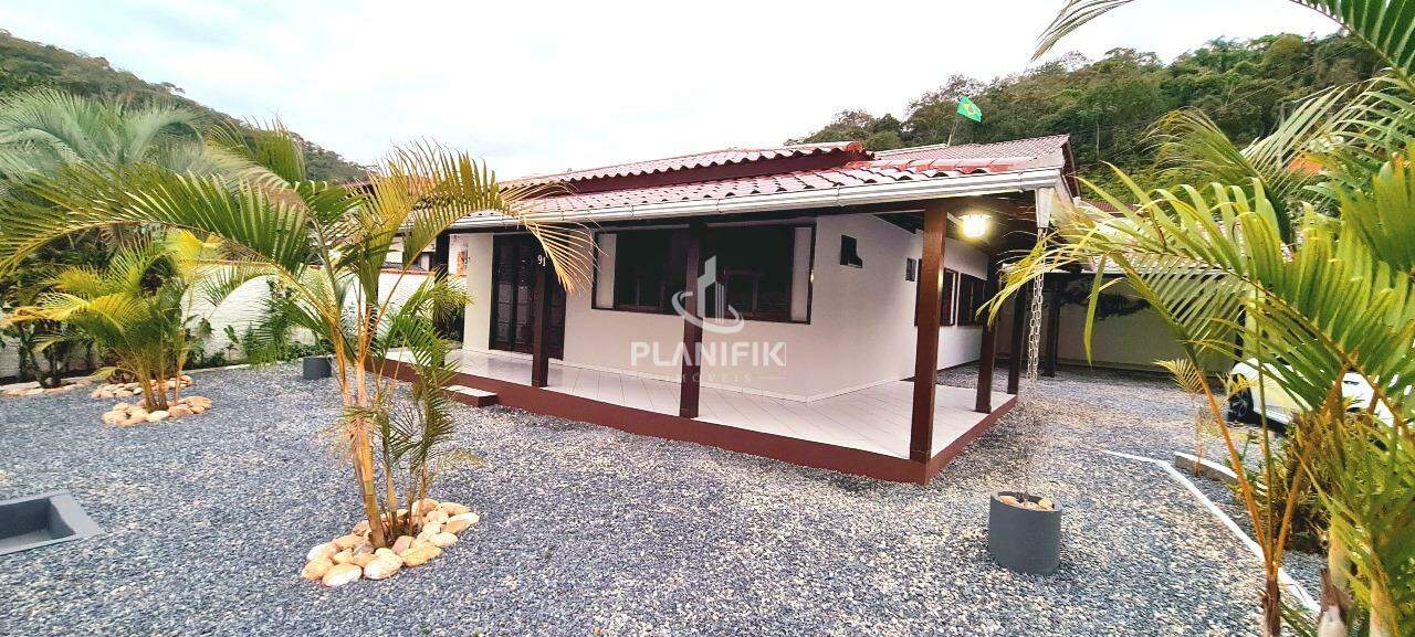 Casa de 3 quartos, 200m² no bairro Cerâmica Reis, em Brusque | Eu Corretor