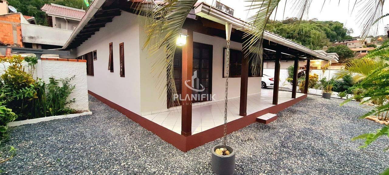 Casa de 3 quartos, 200m² no bairro Cerâmica Reis, em Brusque | Eu Corretor