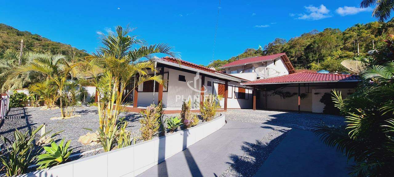 Casa de 3 quartos, 200m² no bairro Cerâmica Reis, em Brusque | Eu Corretor