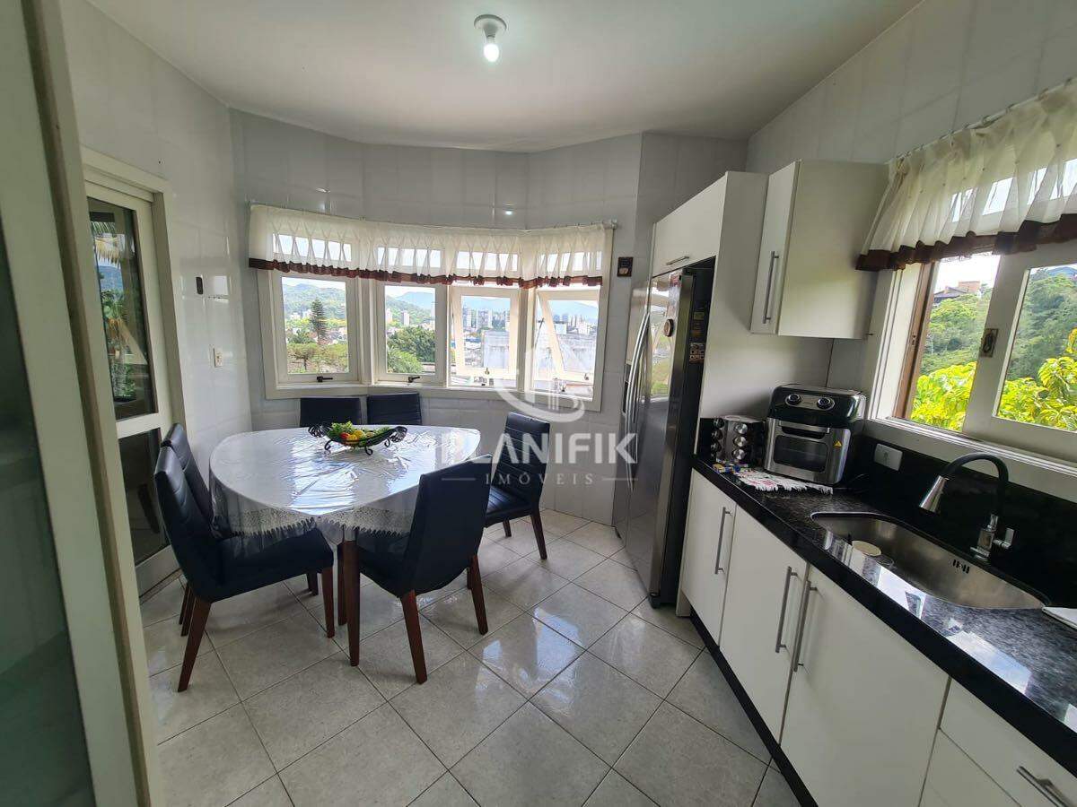 Casa de 5 quartos, 450m² no bairro Azambuja, em Brusque | Eu Corretor
