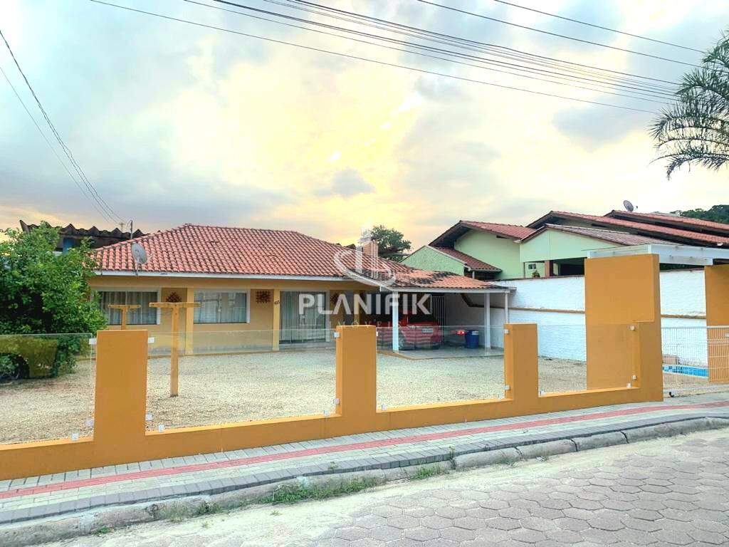 Casa de 3 quartos, 120m² no bairro Centro, em Guabiruba | Eu Corretor