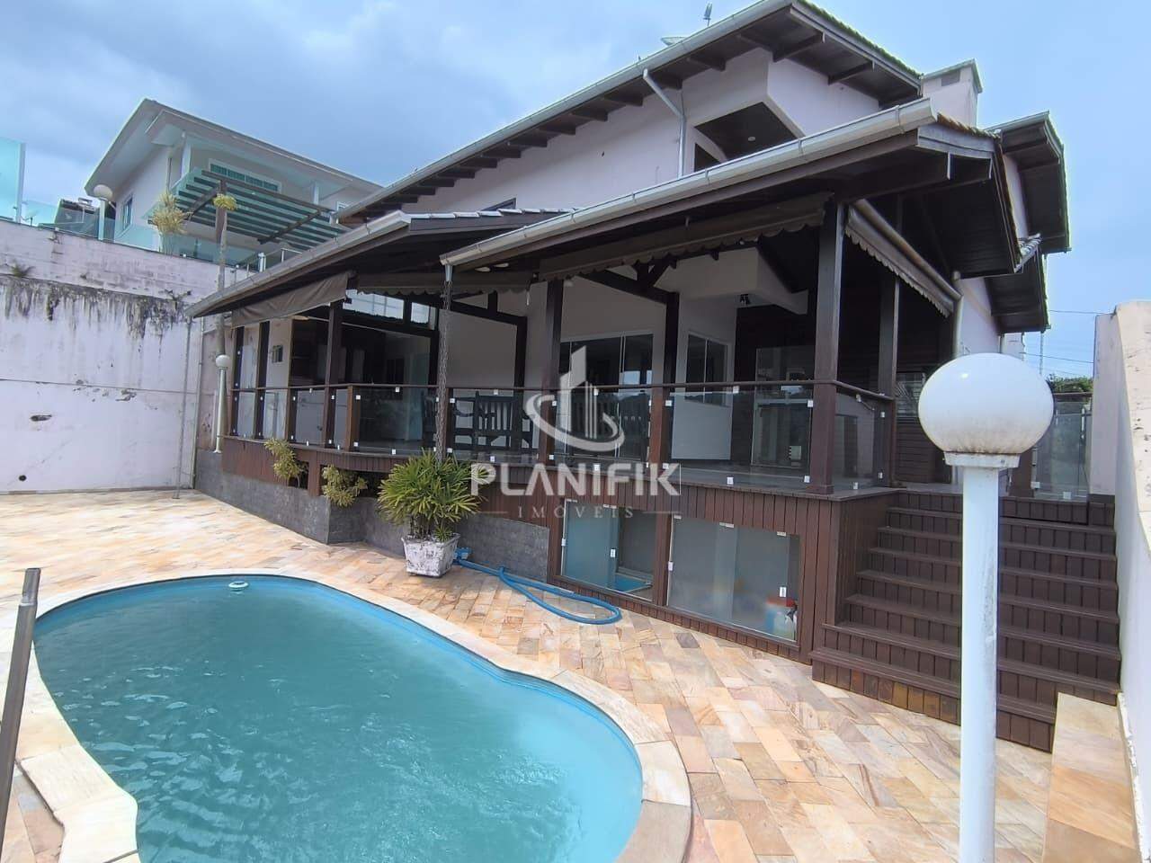 Casa de 4 quartos, 360m² no bairro Jardim Maluche, em Brusque | Eu Corretor