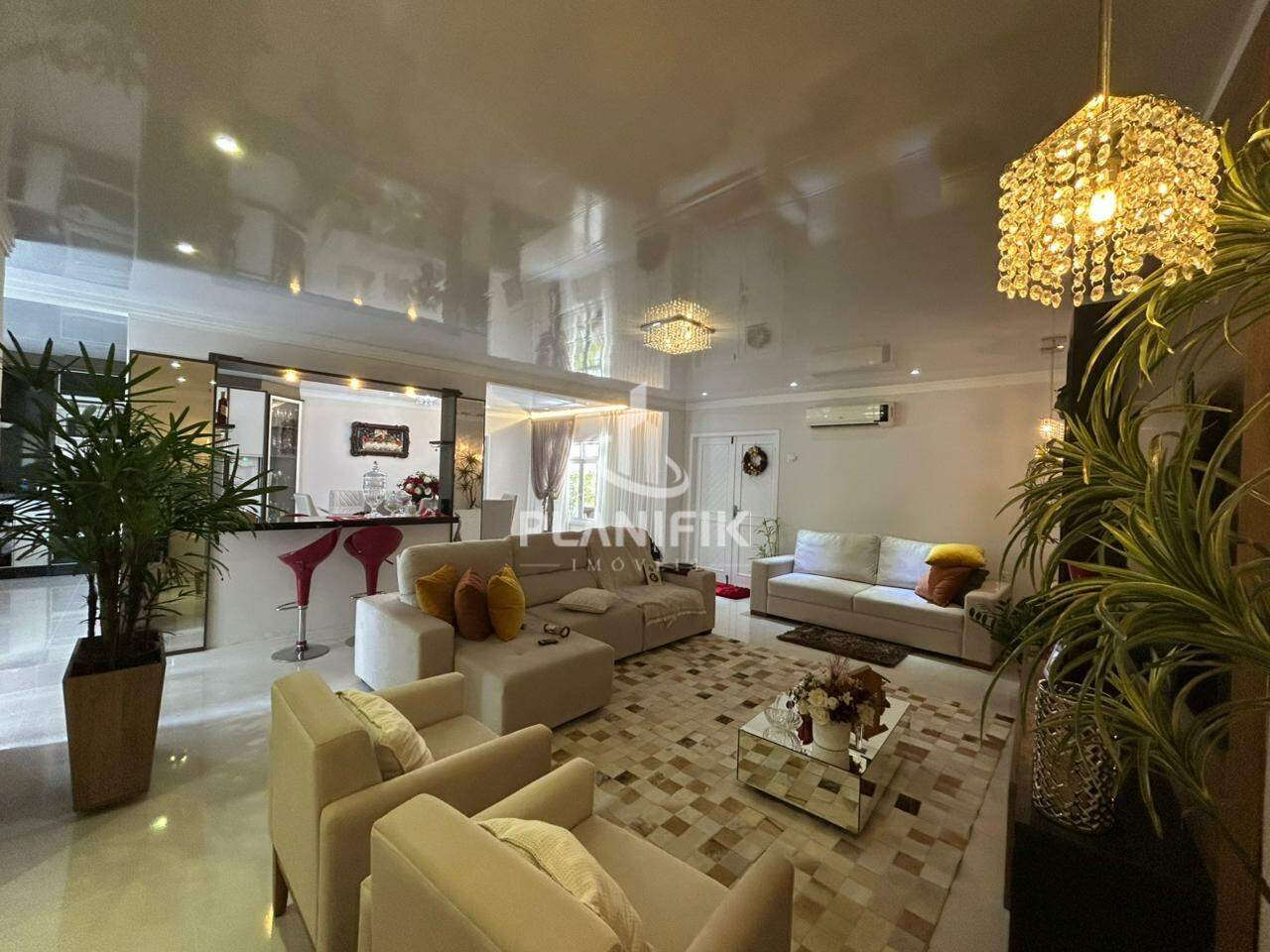 Casa de 4 quartos, 250m² no bairro Rio Branco, em Brusque | Eu Corretor