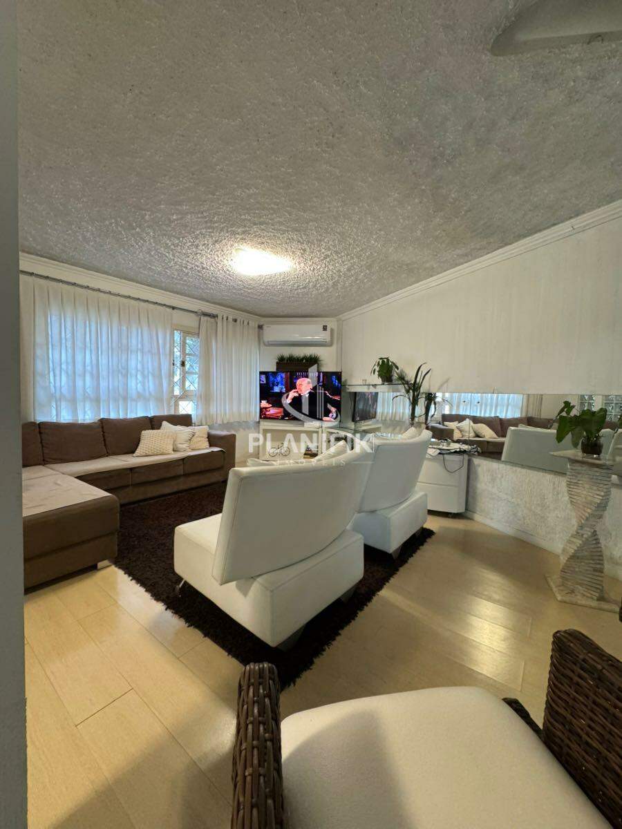 Casa de 6 quartos, 310m² no bairro São Luiz, em Brusque | Eu Corretor