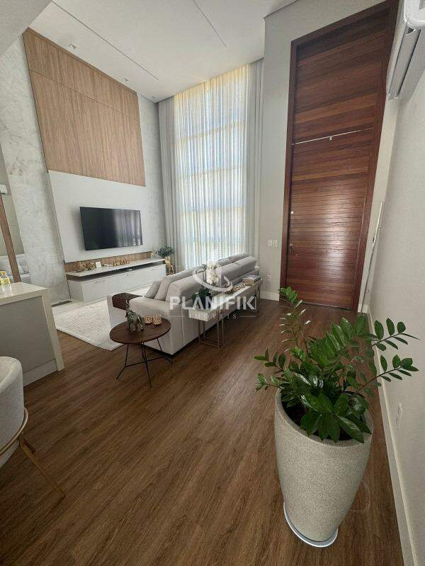 Casa de 3 quartos, 240m² no bairro Guabiruba Sul, em Guabiruba | Eu Corretor