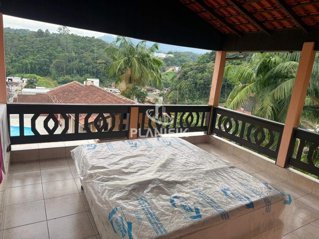 Casa de 4 quartos, 325m² no bairro Primeiro de Maio, em Brusque | Eu Corretor