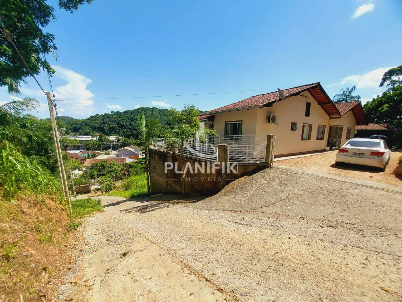 Casa de 4 quartos, 736m² no bairro São Pedro, em Brusque | Eu Corretor
