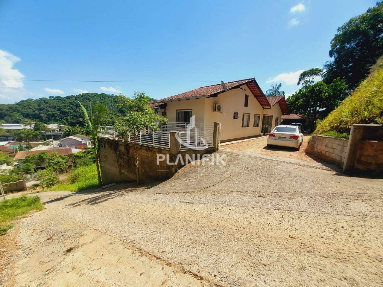 Casa de 4 quartos, 736m² no bairro São Pedro, em Brusque | Eu Corretor