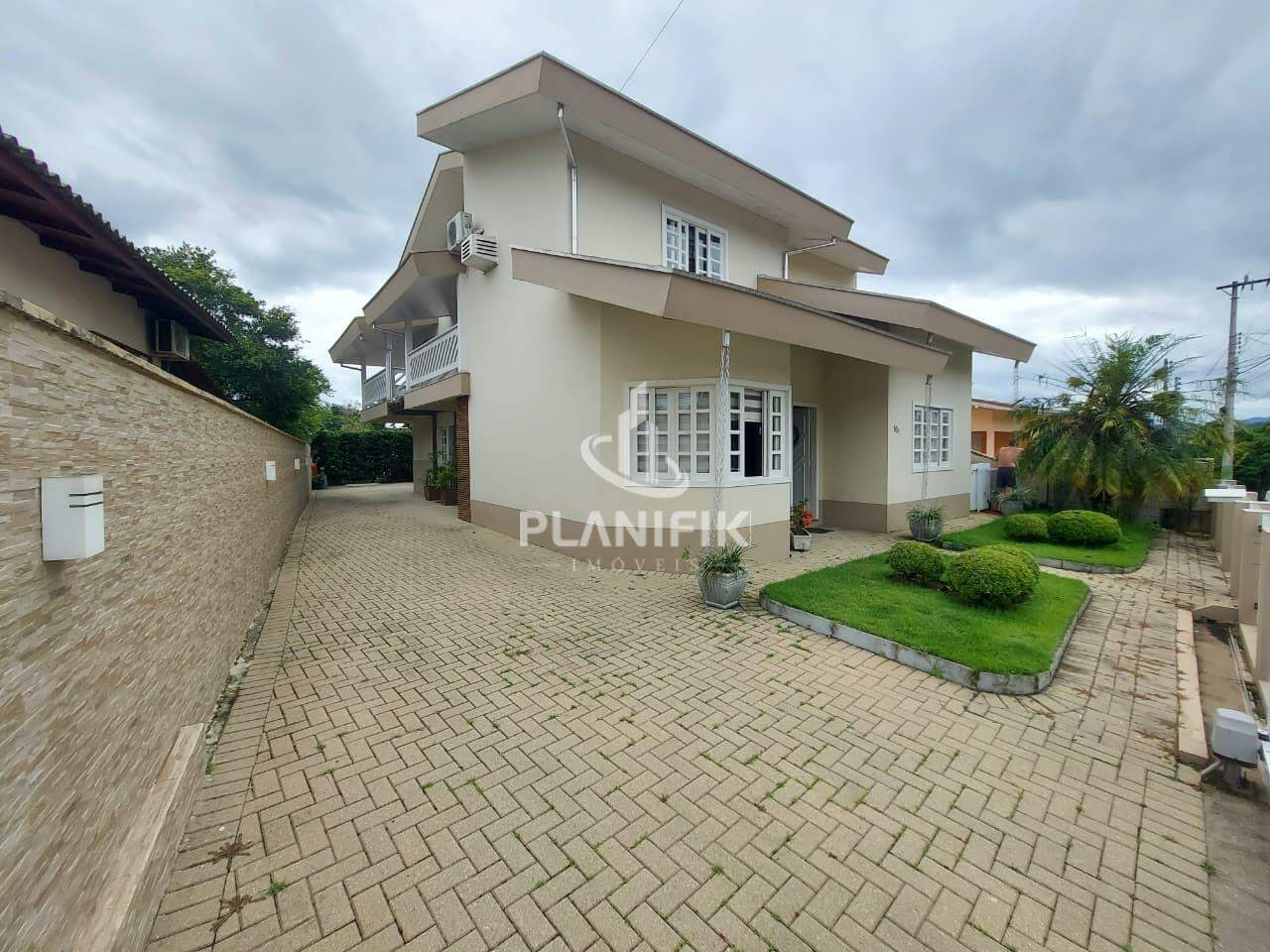 Casa de 4 quartos, 375m² no bairro Souza Cruz, em Brusque | Eu Corretor