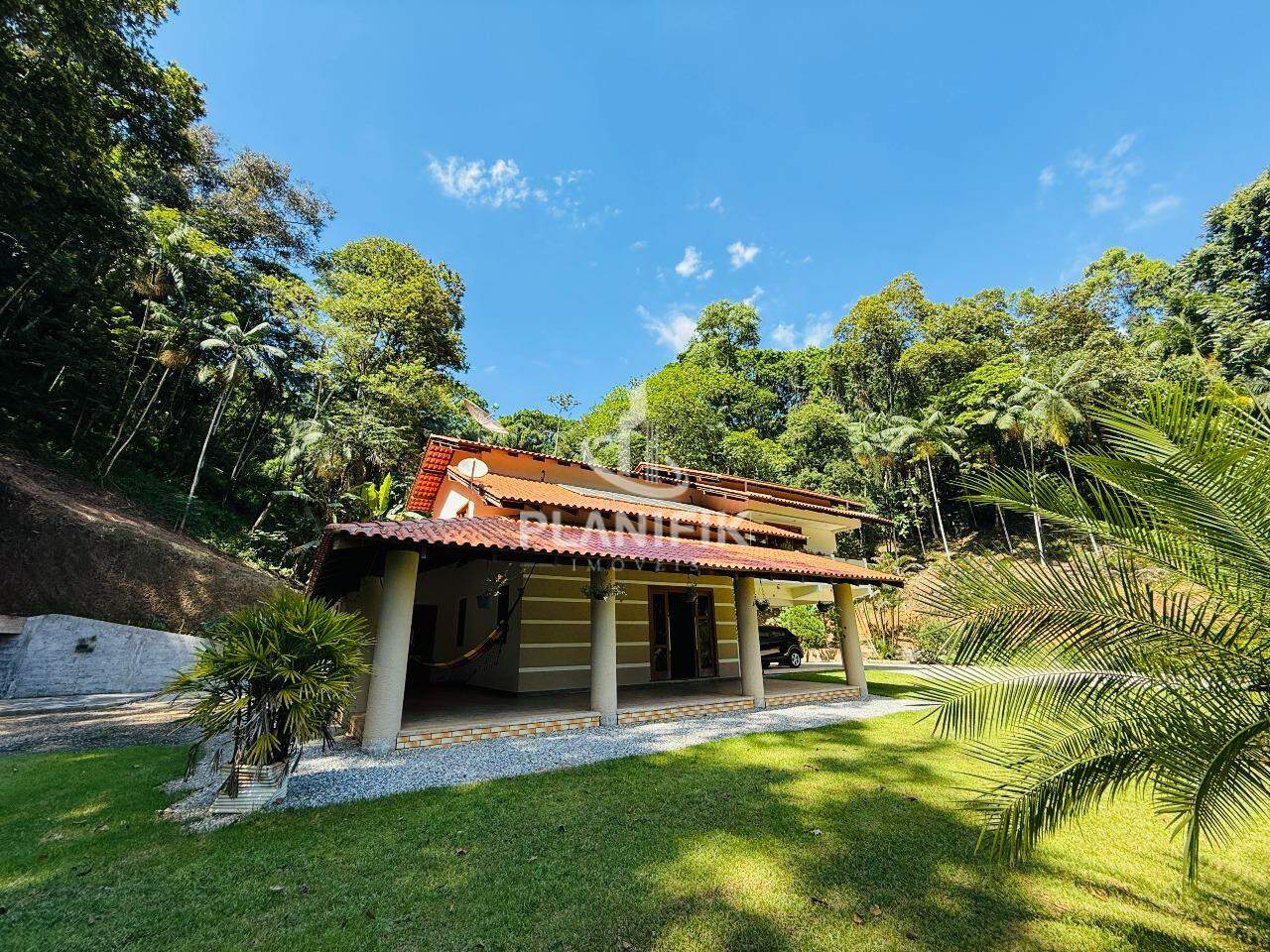 Casa de 4 quartos, 290m² no bairro Souza Cruz, em Brusque | Eu Corretor