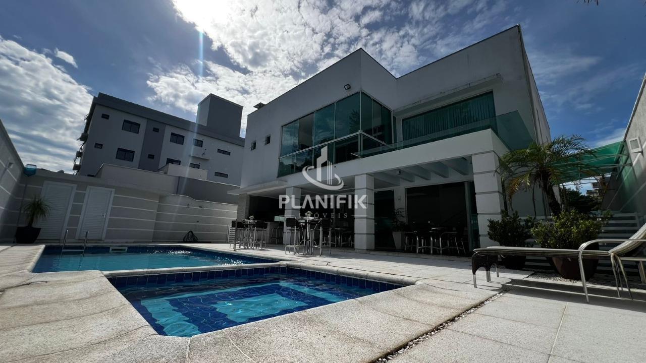 Casa de 4 quartos, 268m² no bairro Souza Cruz, em Brusque | Eu Corretor
