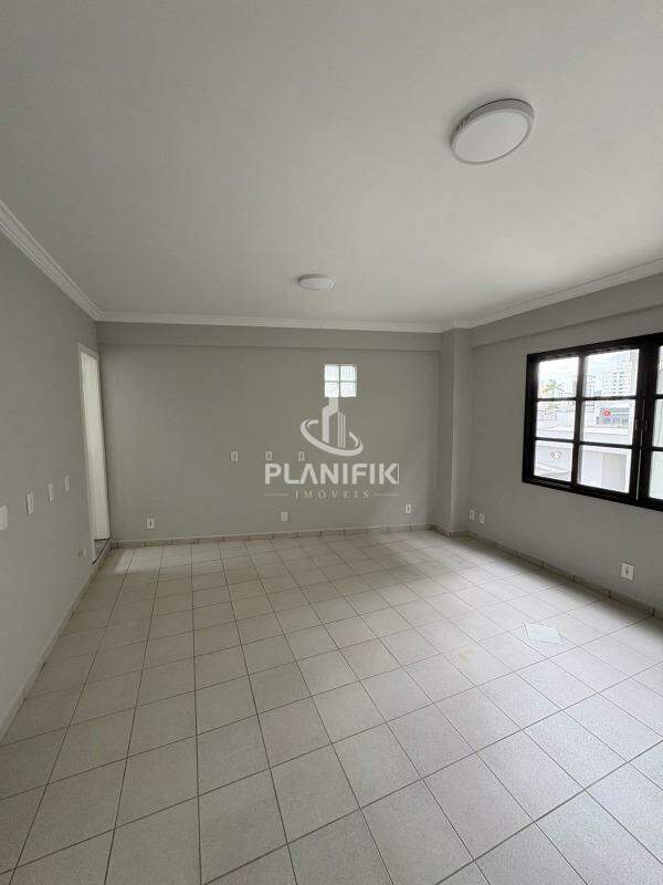 Sala Comercial de 40m² no bairro Centro I, em Brusque | Eu Corretor
