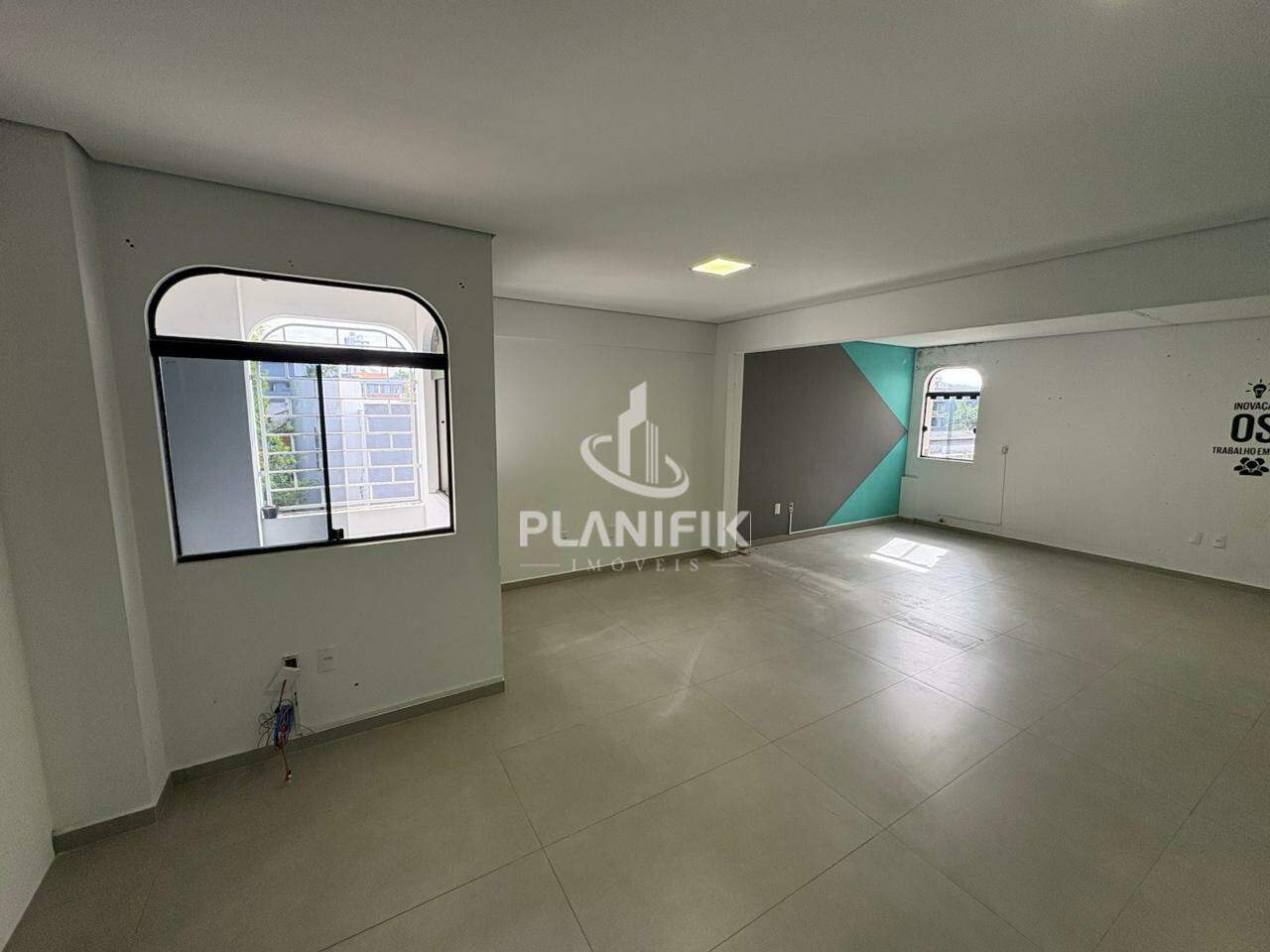 Sala Comercial de 73m² no bairro Centro I, em Brusque | Eu Corretor
