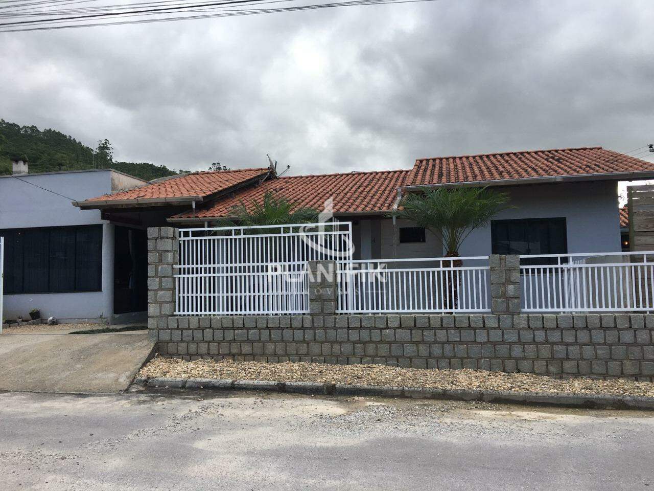 Galpão / Depósito / Armazém de 293m² no bairro Tomaz Coelho, em Brusque | Eu Corretor