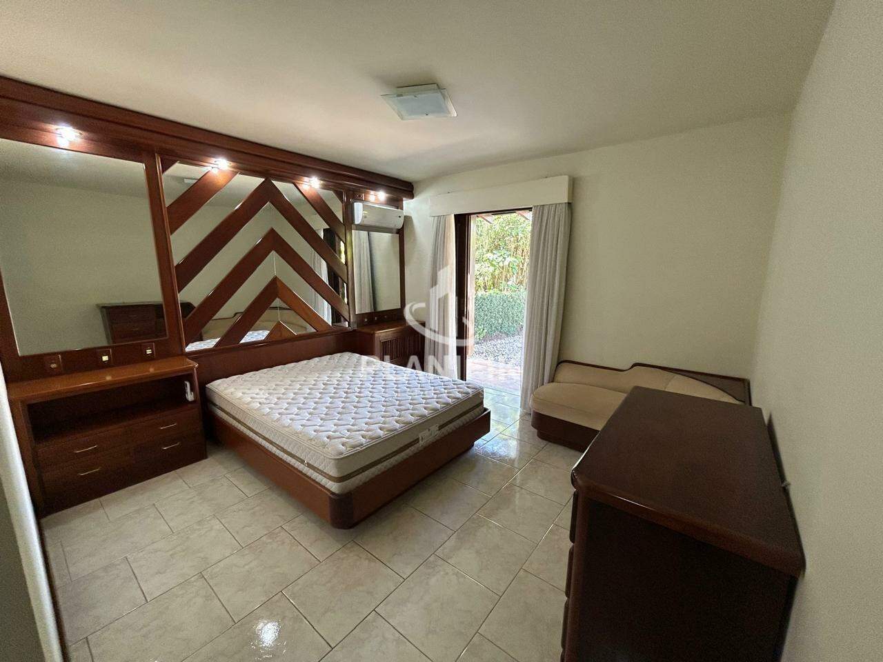 Casa de 4 quartos, 468m² no bairro Centro I, em Brusque | Eu Corretor