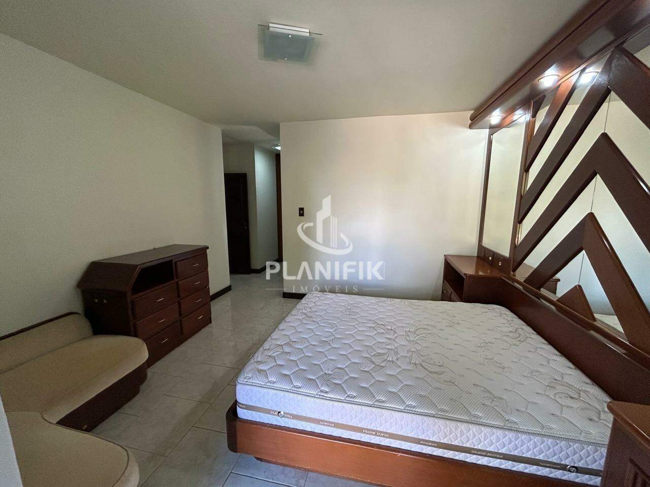 Casa de 4 quartos, 468m² no bairro Centro I, em Brusque | Eu Corretor