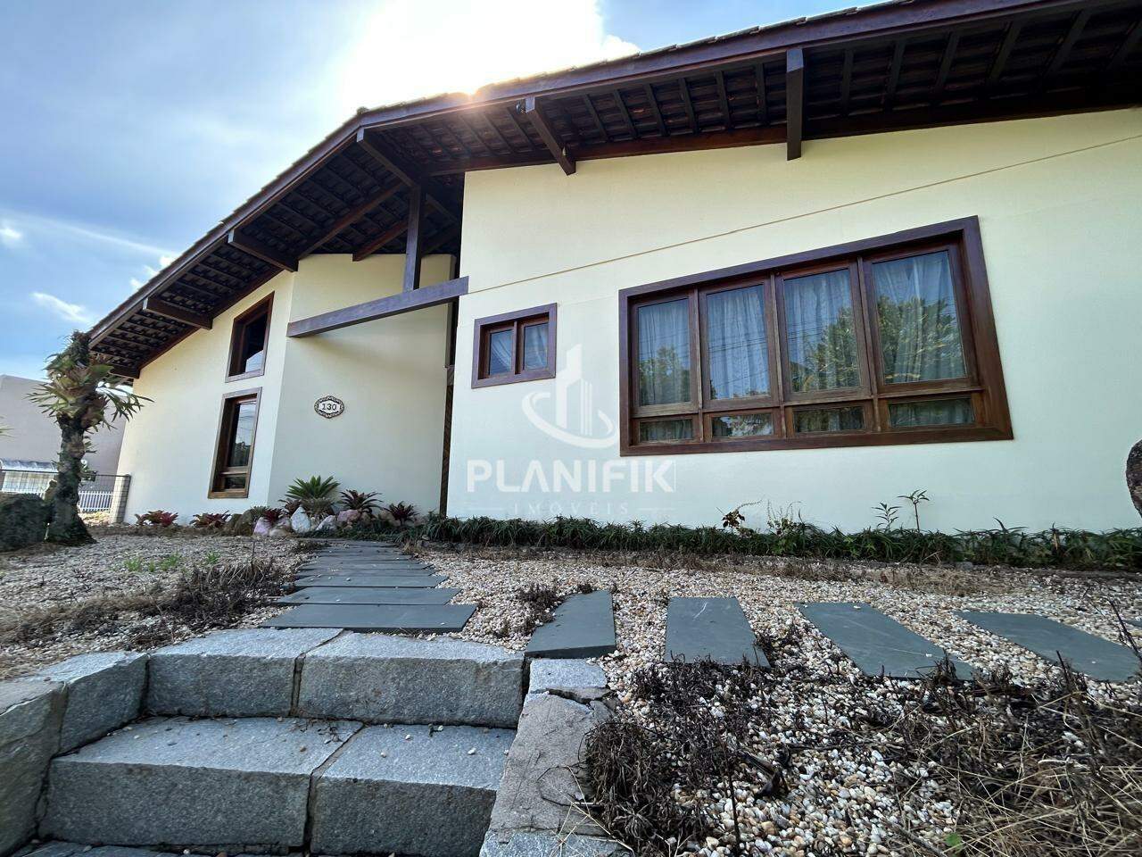 Casa de 4 quartos, 468m² no bairro Centro I, em Brusque | Eu Corretor