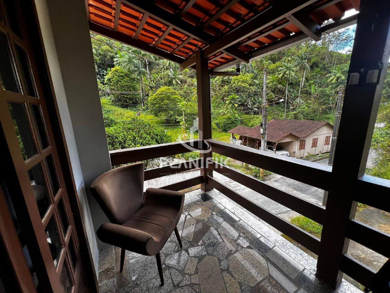 Casa de 4 quartos, 140m² no bairro Guarani, em Brusque | Eu Corretor