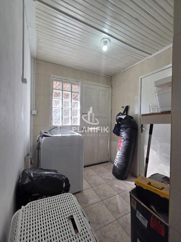 Foto com Locação Casa 1 - Lavanderia