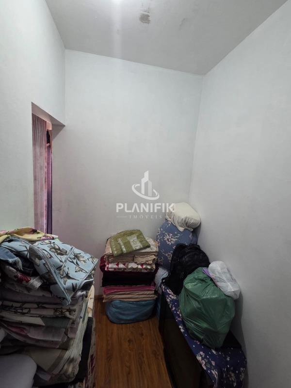 Foto com Locação Casa 1 - Espaço Closet Quarto 1