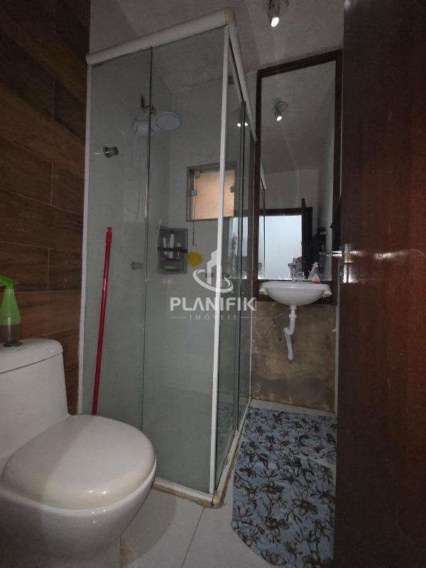 Foto com Locação Casa 1 - Banheiro Quarto 1