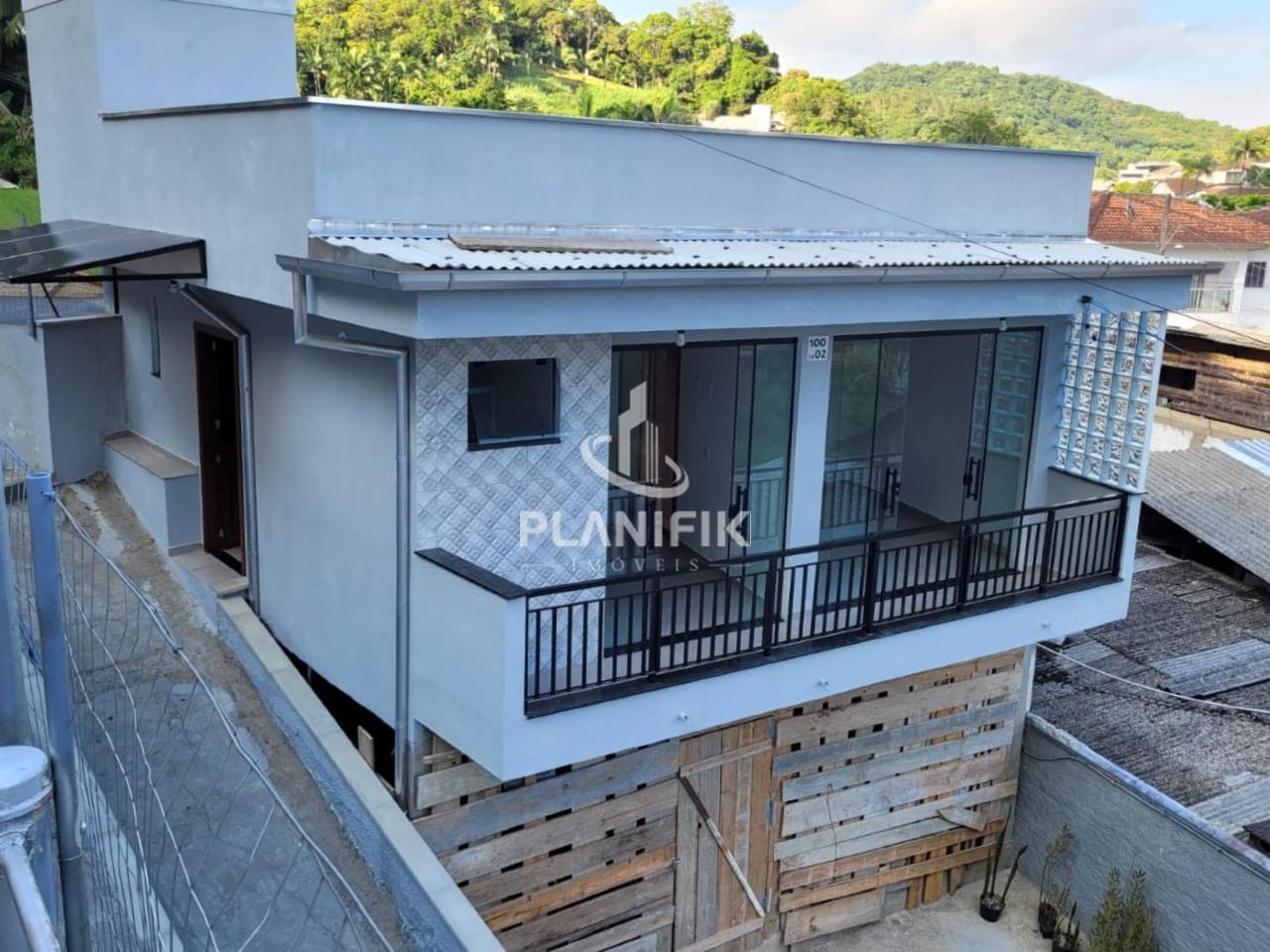 Casa de 5 quartos, 375m² no bairro Primeiro de Maio, em Brusque | Eu Corretor