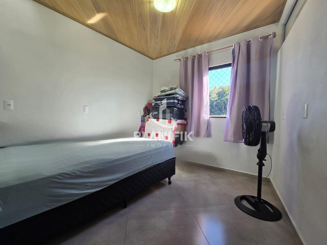 Foto com locação - Quarto 1