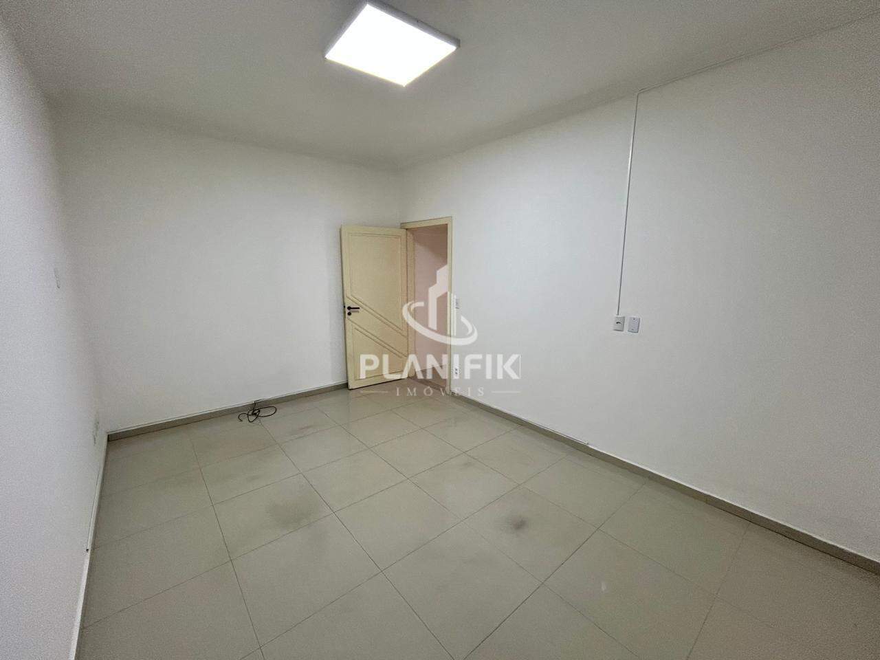 Sala Comercial de 30m² no bairro Centro I, em Brusque | Eu Corretor