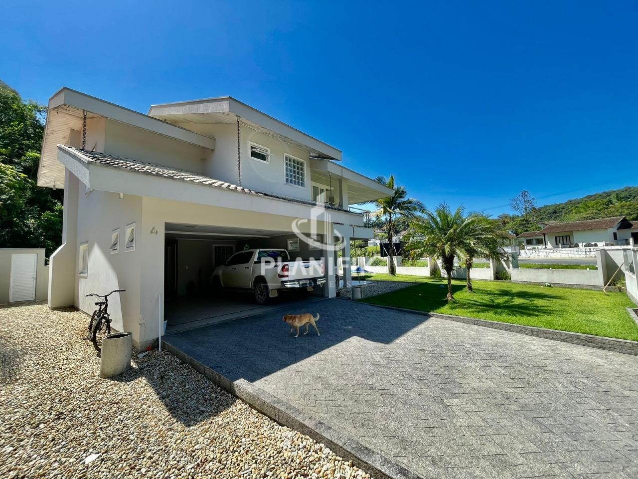 Casa de 3 quartos, 218m² no bairro Paquetá, em Brusque | Eu Corretor
