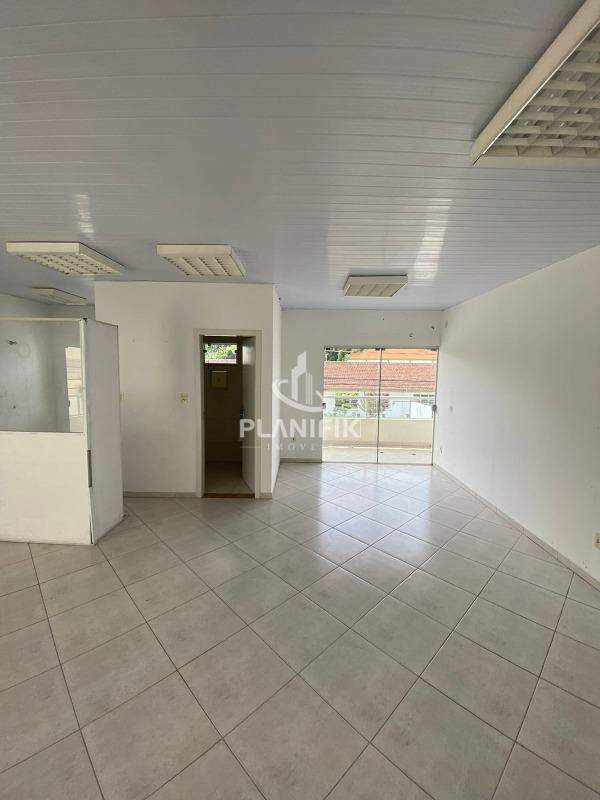 Sala Comercial de 105m² no bairro Centro, em Guabiruba | Eu Corretor