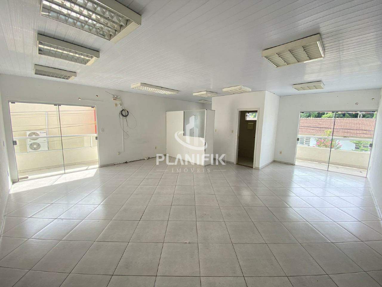 Sala Comercial de 105m² no bairro Centro, em Guabiruba | Eu Corretor