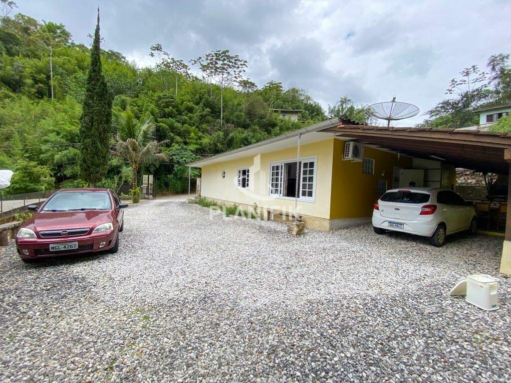 Casa de 4 quartos, 162m² no bairro Primeiro de Maio, em Brusque | Eu Corretor