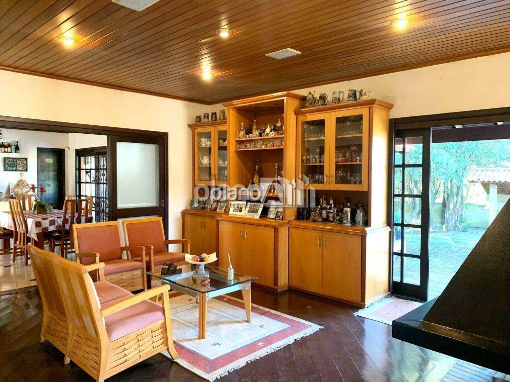 Casa Comercial para aluguel, com 581m², 6 quartos 2 suítes - Centro - Gravataí / RS por R$ 17.955,00: 