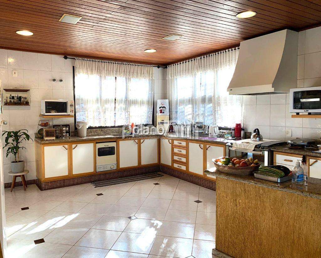 Casa Comercial para aluguel, com 581m², 6 quartos 2 suítes - Centro - Gravataí / RS por R$ 17.955,00: 