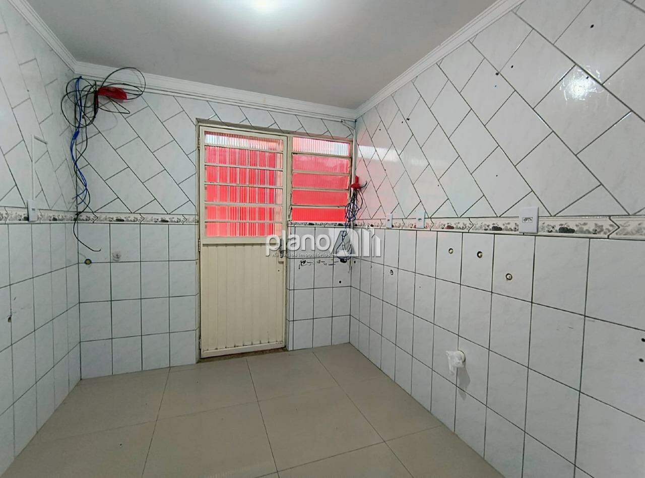 Casa Comercial para aluguel, com 173,83m², 3 quartos 1 suíte - Dom Feliciano - Gravataí / RS por R$ 5.600,00: 