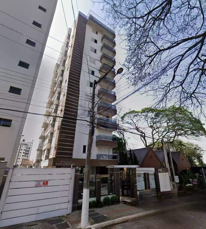 Apartamento para alugar com 3 dormitórios, 3 banheiros, 2 vagas de garagens e 153m² de área privativa no bairro Centro