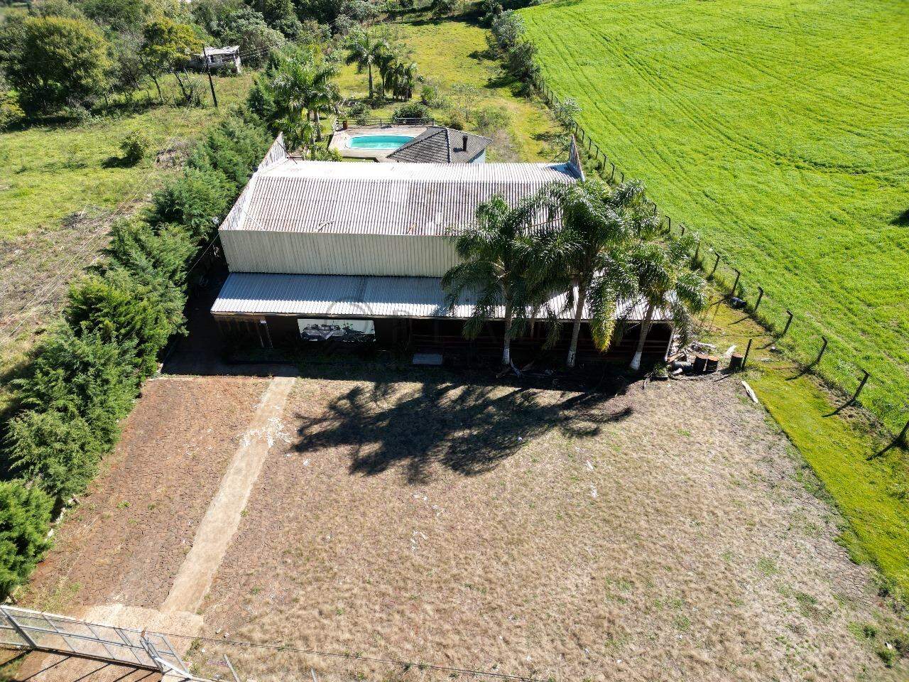  Casa Comercial para alugar com 2 quartos, 500m² no Desbravador em Chapecó – Foto 2