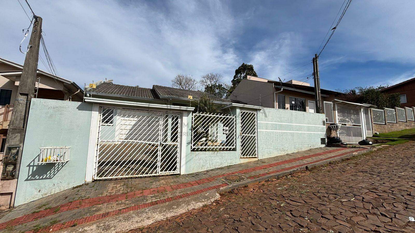 Casa à venda com 2 quartos, 129m² no Efapi em Chapecó - Foto 1