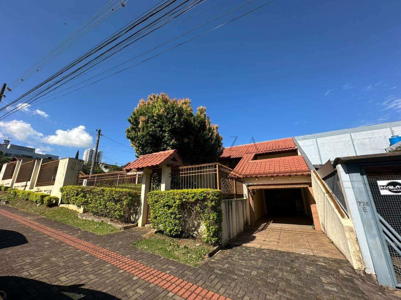 Casa para alugar com 3 quartos, 211m² no Maria Goretti em Chapecó – Foto 1