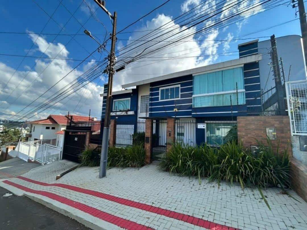 Casa para alugar com 3 quartos, 204m² no Presidente Médici em Chapecó – Foto 1