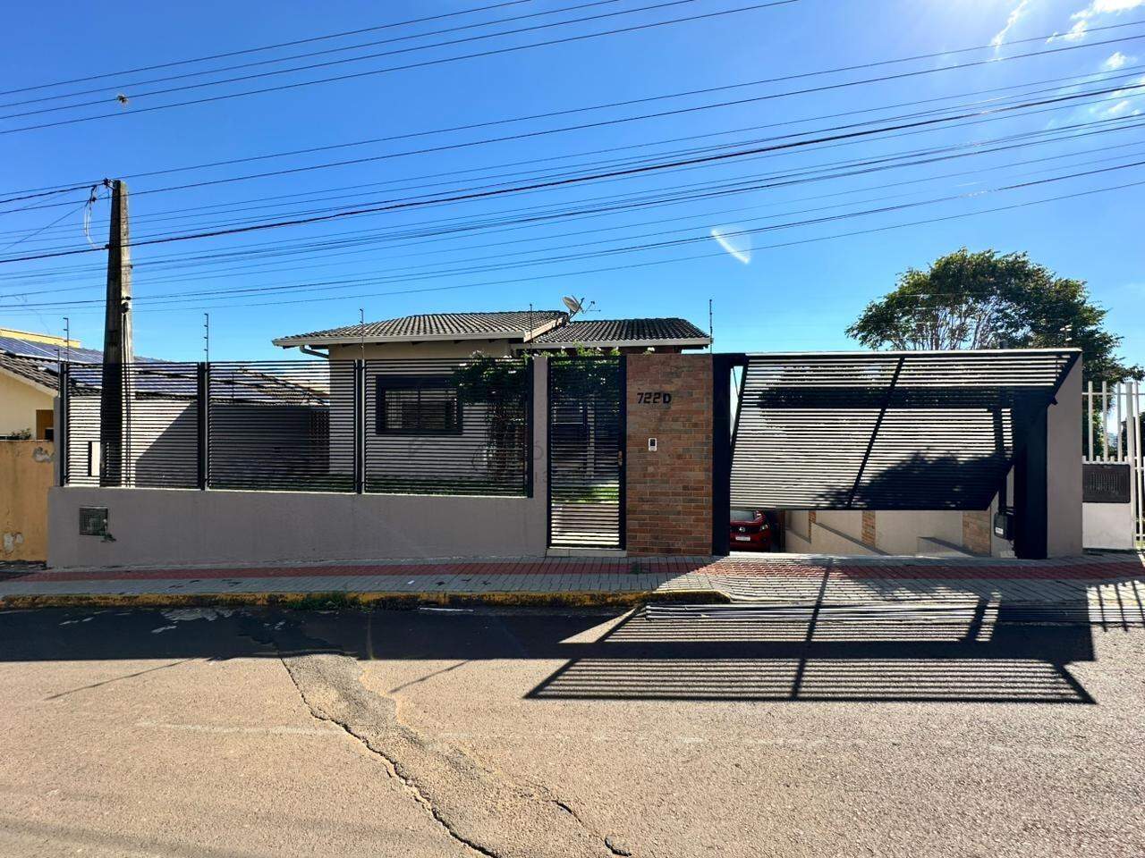 Casa para alugar com 3 quartos, 237m² no Universitário em Chapecó – Foto 1