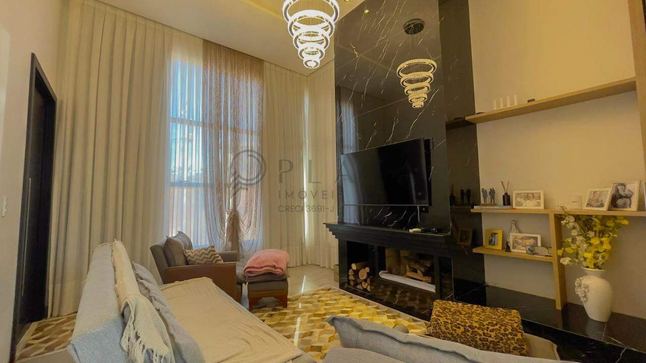 Casa à venda com 3 quartos, 221m² no Água Santa em Chapecó - Foto 1